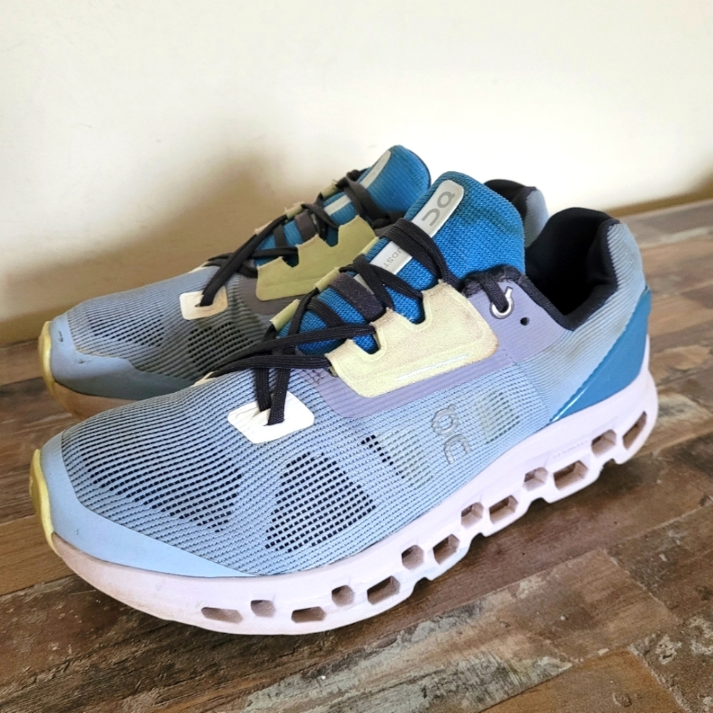 On Running women sneakers 8.5